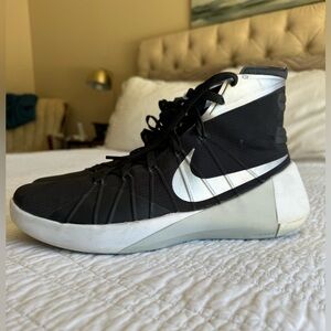 Nike Hyperdunk Basketball Mens Shoes size 11